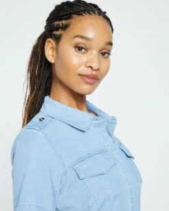 Front Page -ChicLuxe Store Chambray Savannah Shirtdress Light Blue Wash USDR1366 427 001 007 2048x