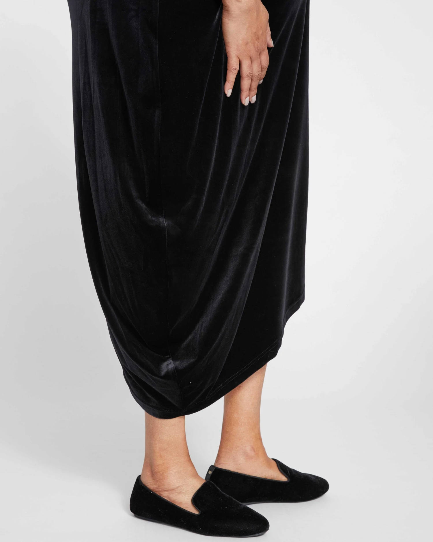 Iconic Geneva Dress - Black Velvet - Image 6