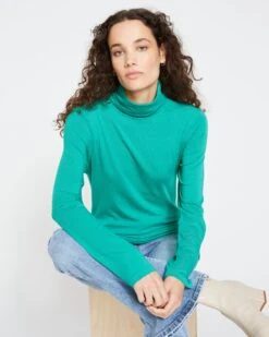 Close Fit Turtleneck - Green Lake