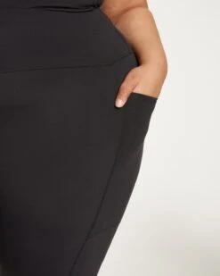 Next-to-Naked Cropped Pocket Legging - Black -ChicLuxe Store KNOCKOUT CROPPED LEGGING WITH POCKETS BLACK USAT1136C 001 002 672 2048x